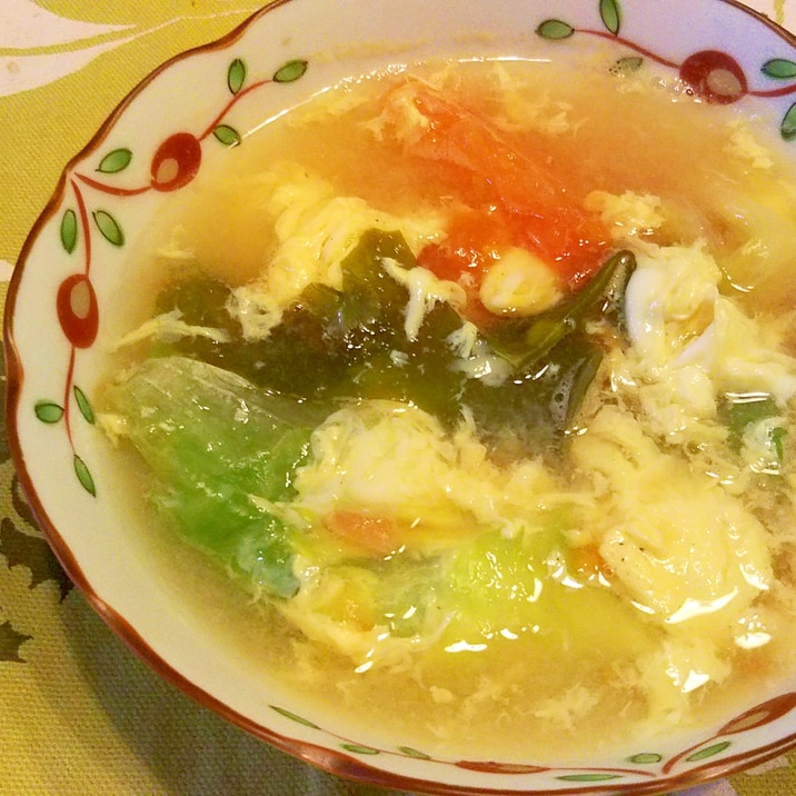 トマト 卵 レタス わかめの中華スープ レシピ 作り方 By Yushiyutot 楽天レシピ